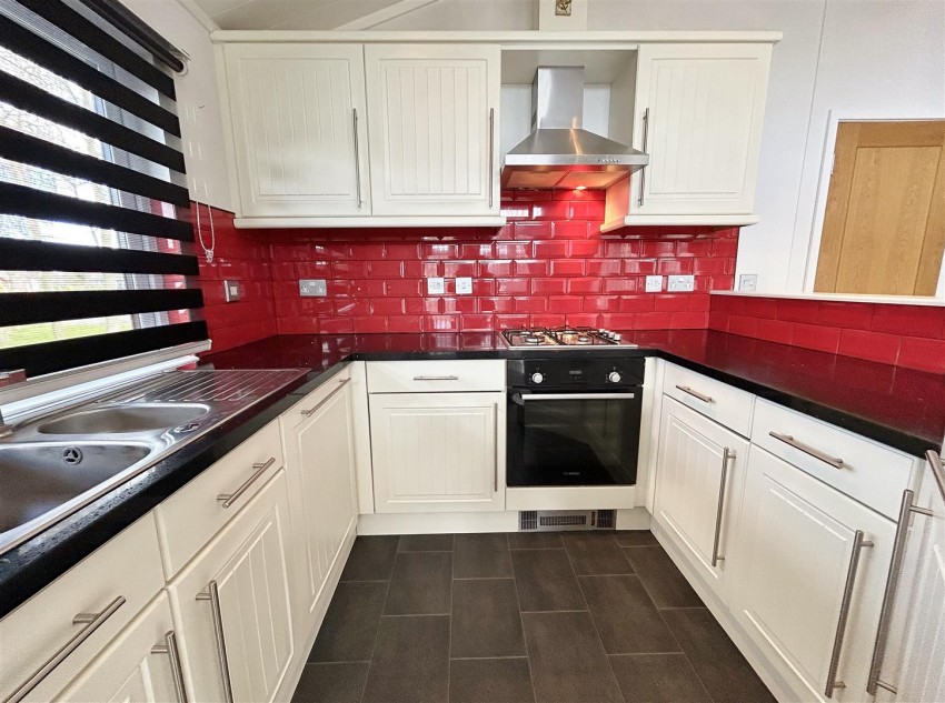 Images for Cliffe Country Lodges, Cliffe Common, Selby