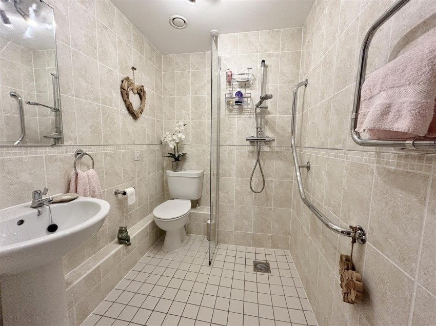Images for Barnes Wallis Court, Charles Briggs Avenue, Howden