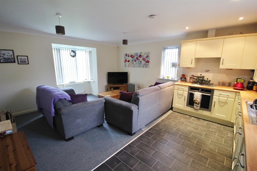 Images for Bridge Close, Church Fenton
