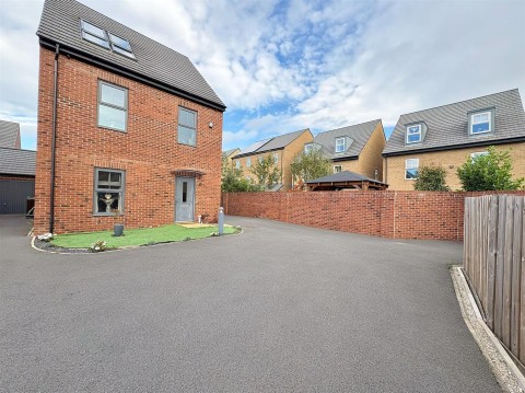 View Full Details for Colclough Close, Castleford