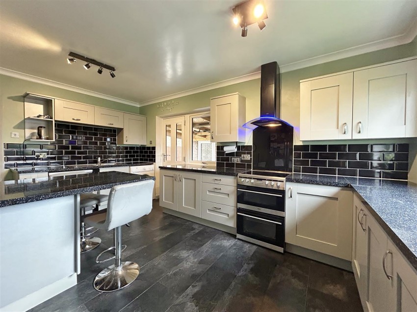 Images for The Chase, Snaith