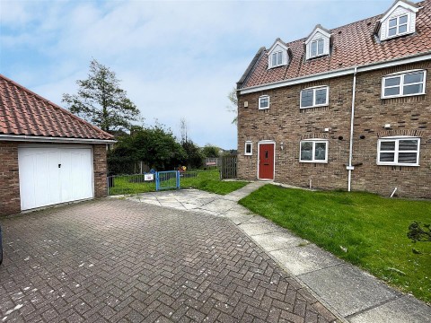 View Full Details for Henrys Mews, Sherburn In Elmet