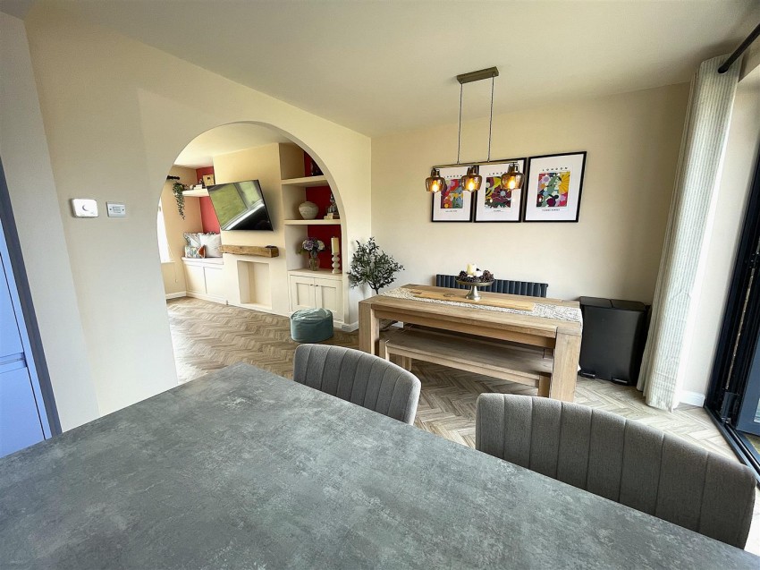 Images for Courtneys, Selby