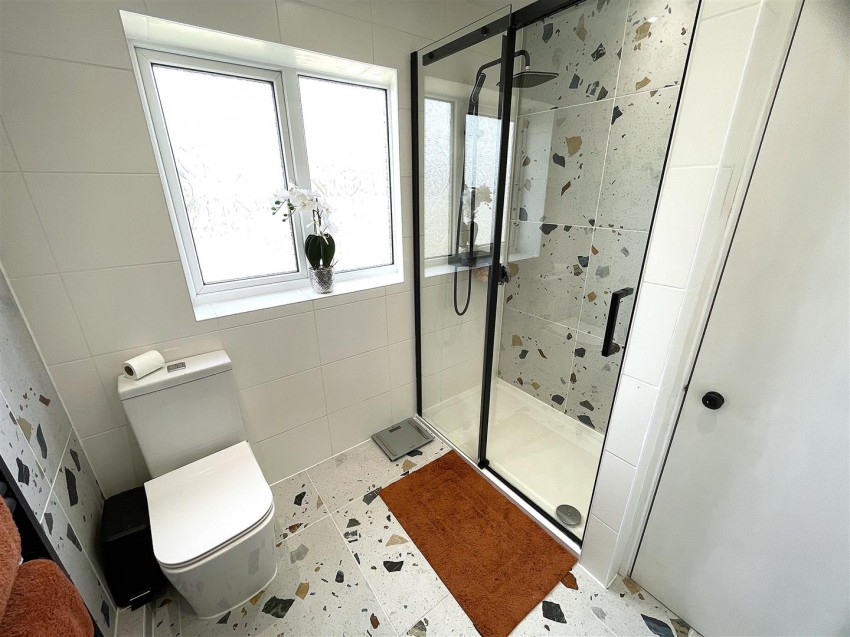 Images for Courtneys, Selby