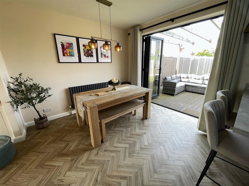 Images for Courtneys, Selby