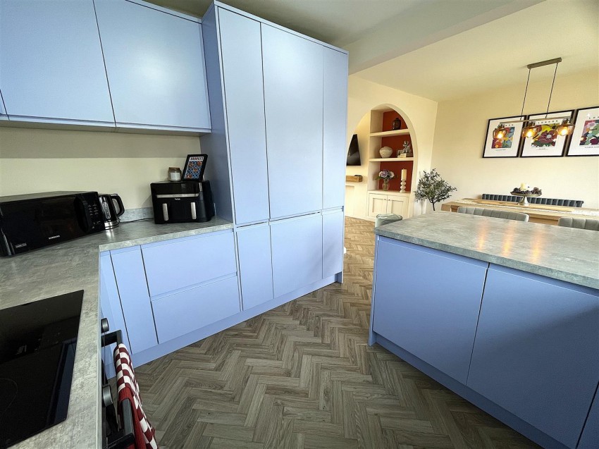 Images for Courtneys, Selby