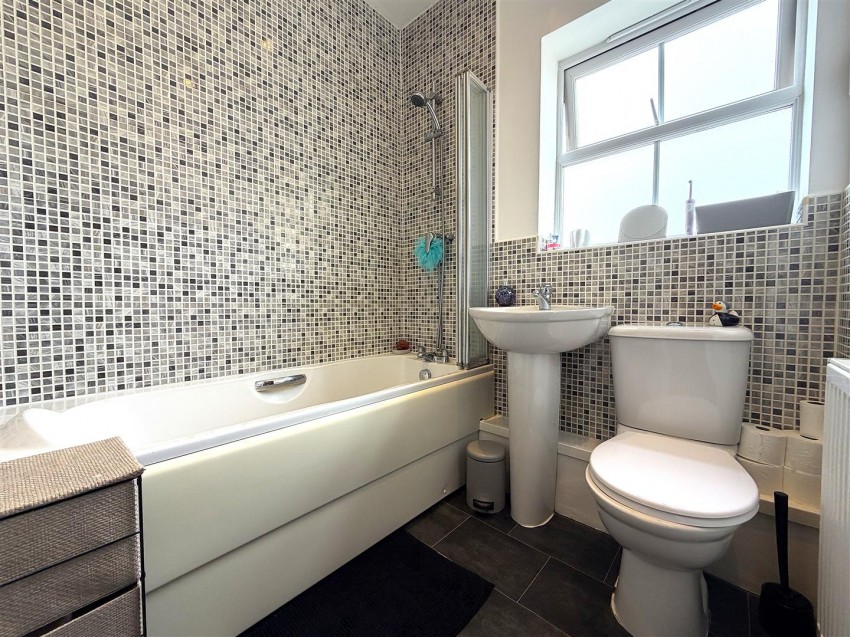 Images for Larch Road, Selby